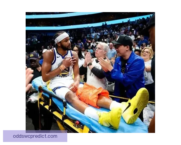 穆迪接受医疗处理双方球员眼含泪水全场沉寂气氛令人动容